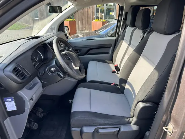 Peugeot Traveller 1.6 HDI Long 9 persoons 2018 Diesel 4