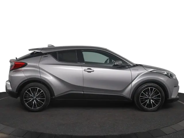 Toyota C-HR 1.8 Hybrid Executive 2017 Hybride Benzine 13