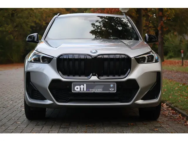 BMW X1 xDrive30e 2023 Hybride Benzine 10