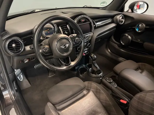 MINI Cooper Mini 1.5 Serious Automaat 2016 Benzine 2