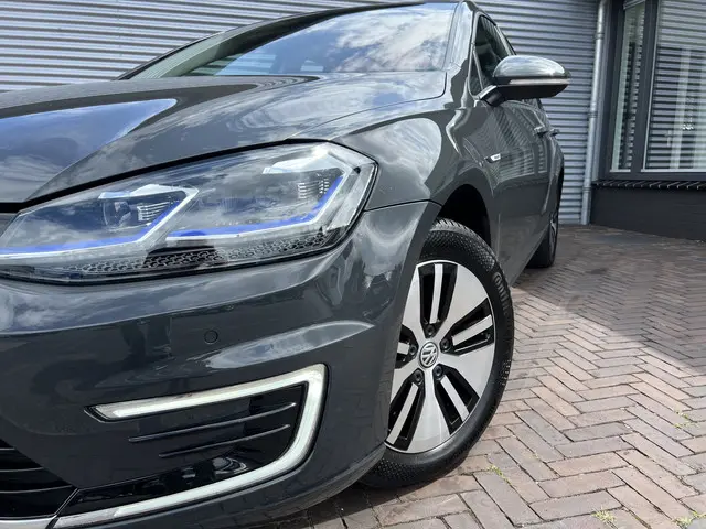 Volkswagen e-Golf e-Golf 2017 Elektrisch 2