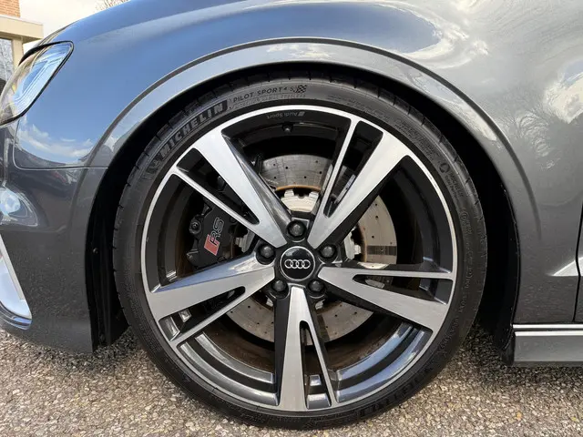 Audi RS3 A3 Limousine 2.5 TFSI quattro 2018 Benzine 5
