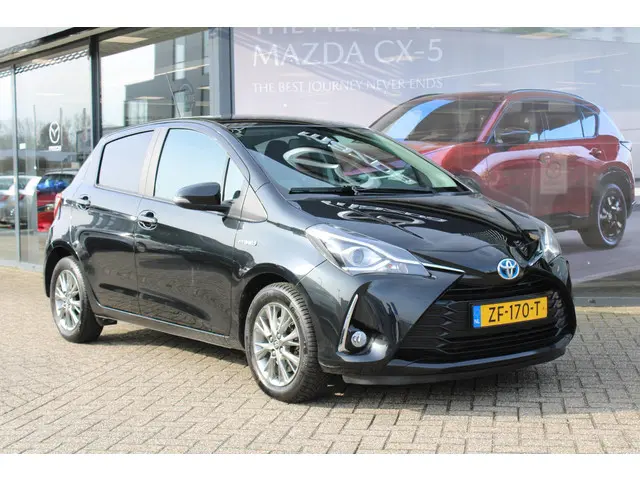 Toyota Yaris 1.5 Hybrid Dynamic 2019 Hybride Benzine 4