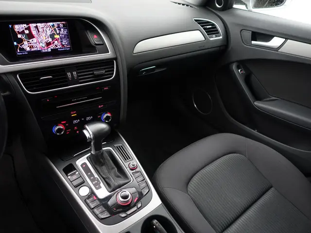 Audi A4 Avant 1.8 TFSI S-line Aut- 2013 Benzine 8