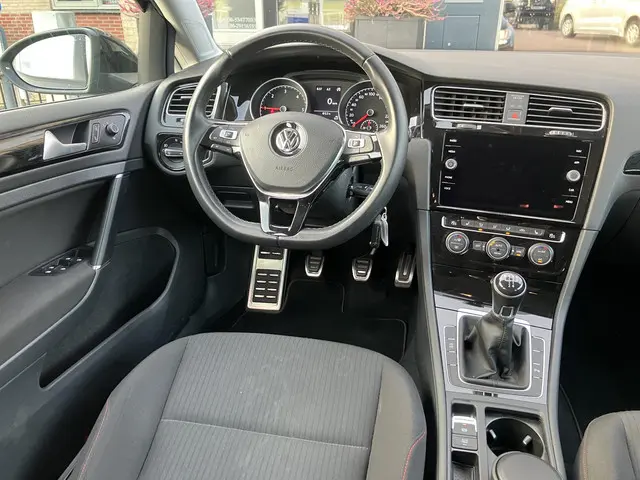 Volkswagen Golf Variant 1.6 TDI 2018 Diesel 15