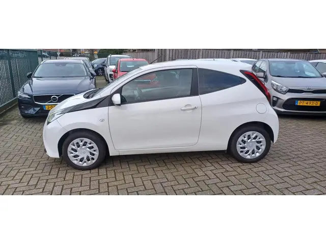 Toyota Aygo 1.0 VVT-i x 2018 Benzine 3