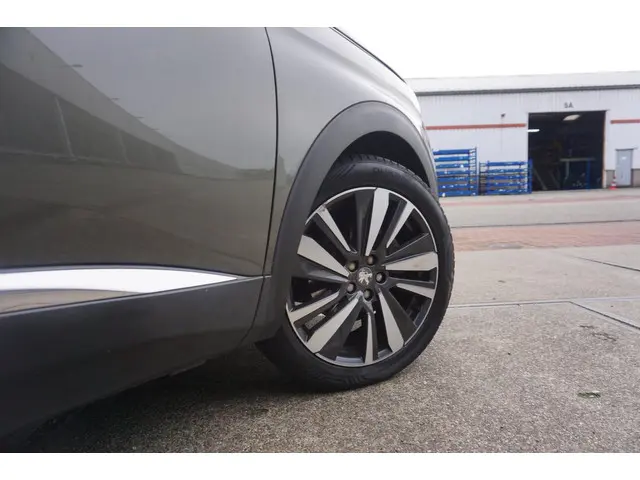 Peugeot 3008 1.2 PureTech GT Line 2019 Benzine 22