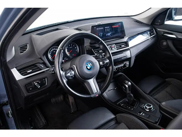 BMW X1 xDrive25e High Executive 2022 Hybride Benzine 32