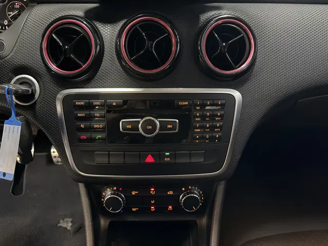 Mercedes-Benz A-Klasse 180 2012 Benzine 8