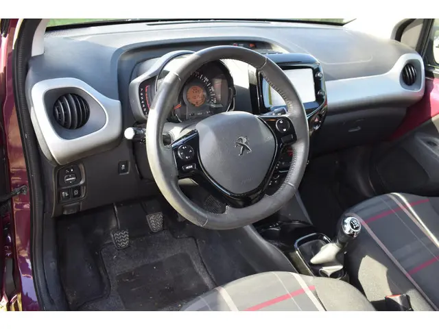 Peugeot 108 1.0 e-VTi Première 2014 Benzine 19