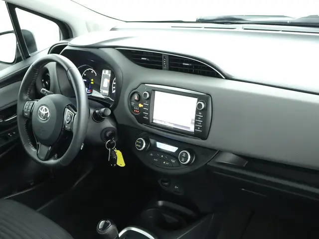 Toyota Yaris 1.5 Hybrid Dynamic 2020 Hybride Benzine 60