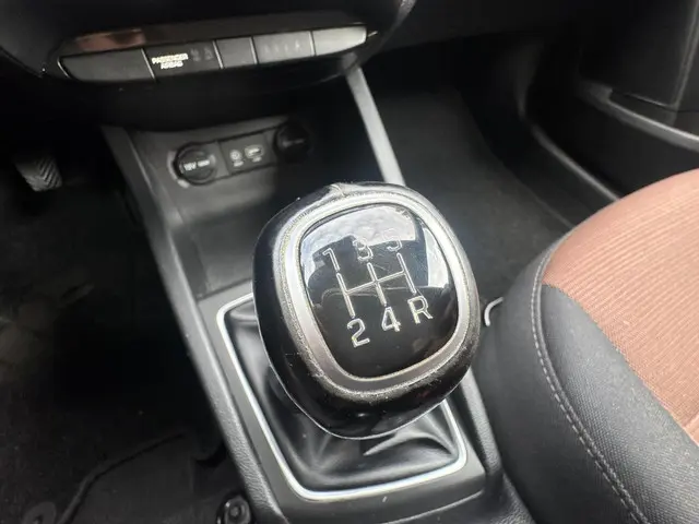 Hyundai i20 1.2 HP i-Motion /NAP/Airco/cruise/ 2016 Benzine 16