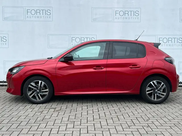 Peugeot 208 1.2 PureTech Allure 2023 Benzine 9