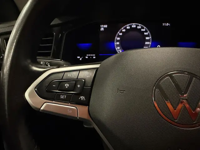 Volkswagen Polo 1.0 TSI Life 2022 Benzine 12