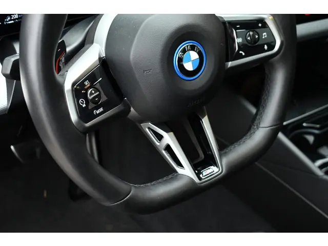 BMW 5 Serie 530e M-Sport 2024 Hybride Benzine 66