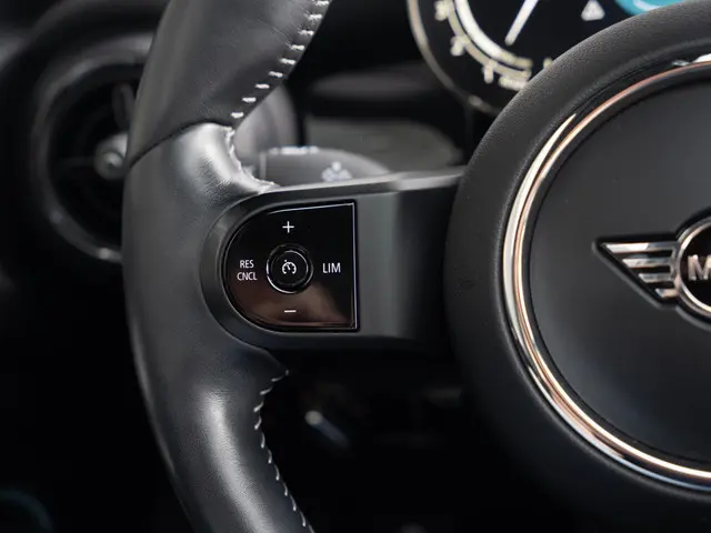 MINI 5-Deurs Cooper Aut. 2022 Benzine 21