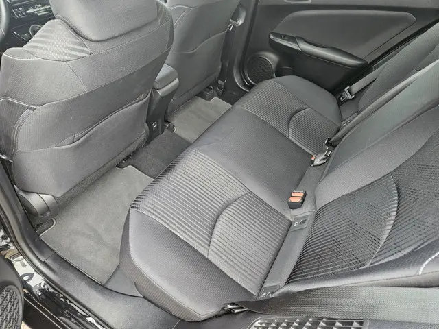 Toyota Prius 1.8 Plug-in Dynamic 2022 Hybride Benzine 13