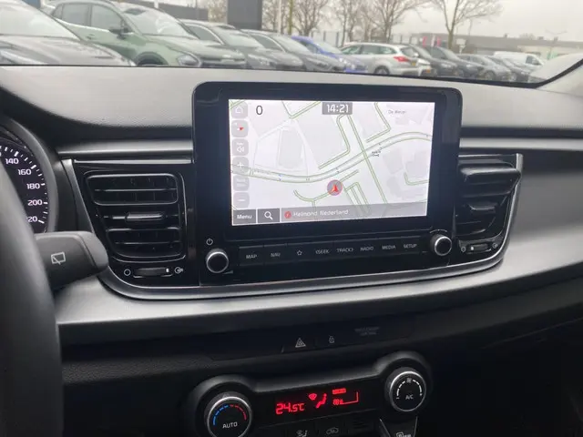 Kia Rio 1.0 T-GDi MHEV DynamicLine 2023 Hybride Benzine 8