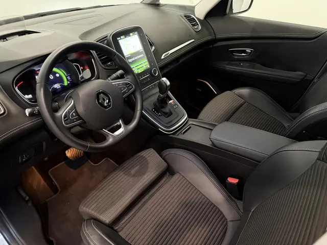 Renault Scénic 1.3 TCe 160 EDC Bose 2018 Benzine 24