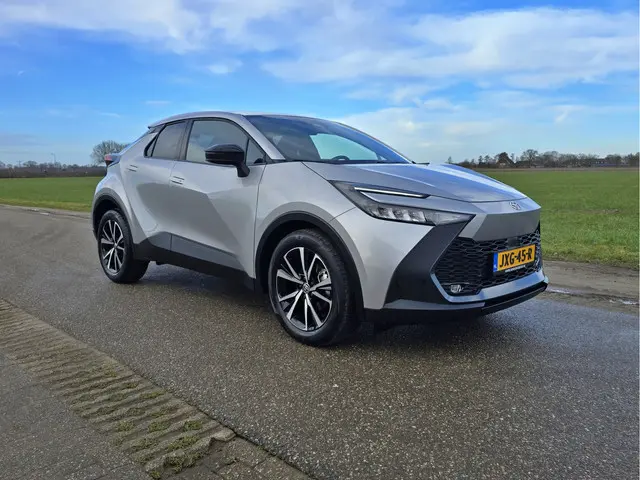 Toyota C-HR 1.8 Hybrid 140 Dynamic 2025 Hybride Benzine 10