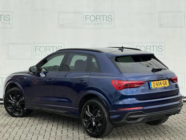 Audi Q3 45 TFSI e S edition 2023 Hybride Benzine 3