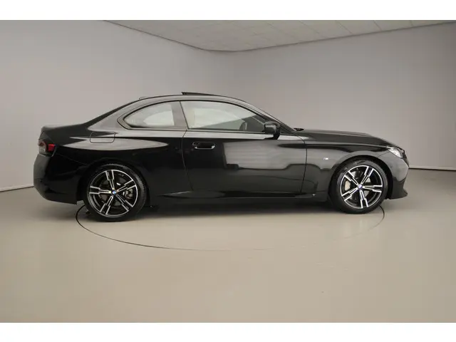 BMW 2 Serie Coupe 230i 2024 Benzine 4