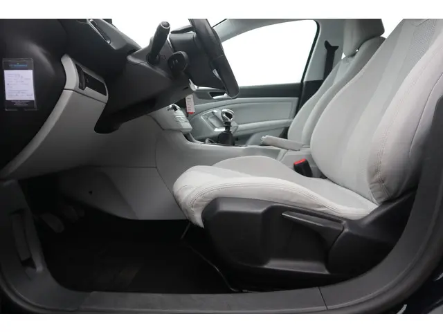 Peugeot 308 1.6 THP Active 2013 Benzine 25
