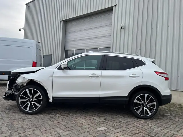 Nissan QASHQAI 1.2 Tekna - Front Schade - BPM 2014 Benzine 3