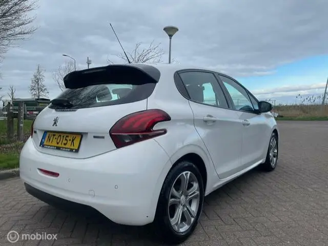 Peugeot 208 1.2 PureTech Blue Lion 2017 Benzine 5