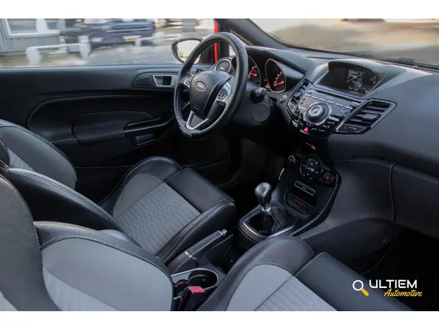 Ford Fiesta 1.6 ST2 2013 Benzine 3