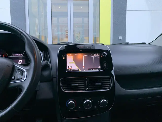 Renault Clio 0.9 TCe Limited 2016 Benzine 10