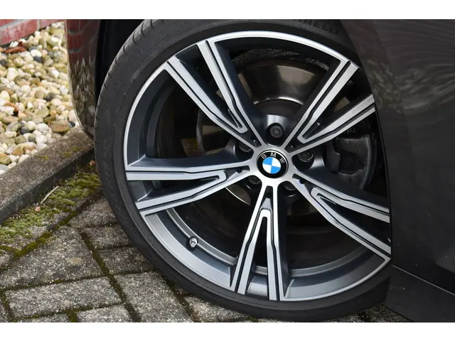 BMW 3 Serie Touring 320i M-Sport 2020 Benzine 9
