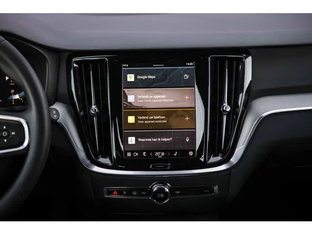 Volvo V60 2.0 B3 Essential Edition 2023 Benzine 12