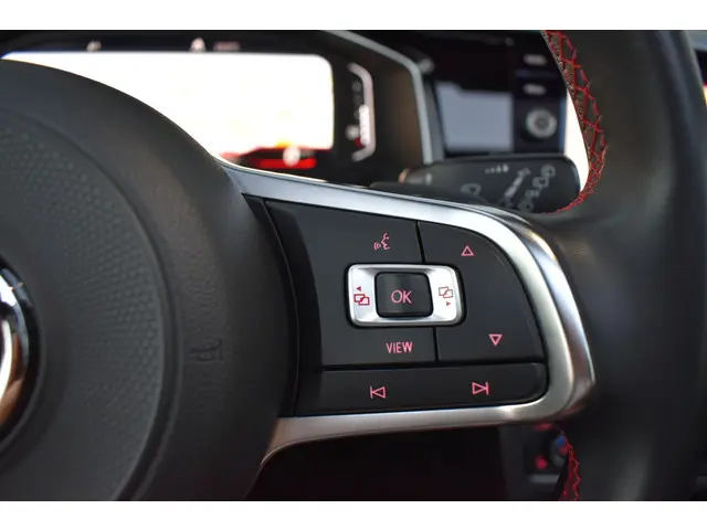 Volkswagen Polo 2.0 TSI GTI 200pk 2018 Benzine 19