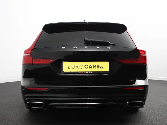 Volvo V60 2.0 B4 R-Design 2022 Benzine 5
