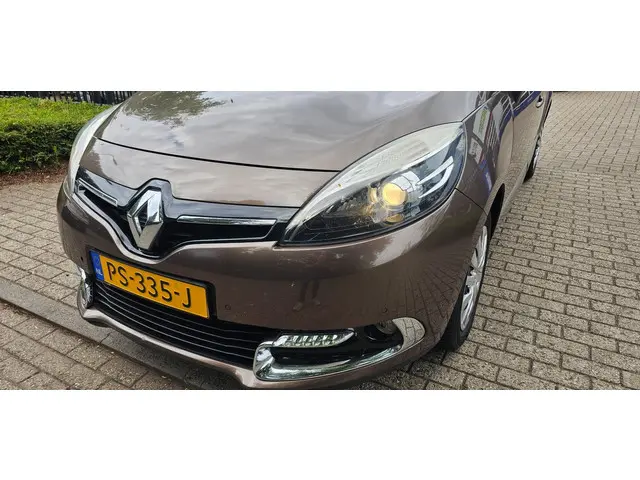 Renault Scénic 1.2 TCe Bose 2013 Benzine 9
