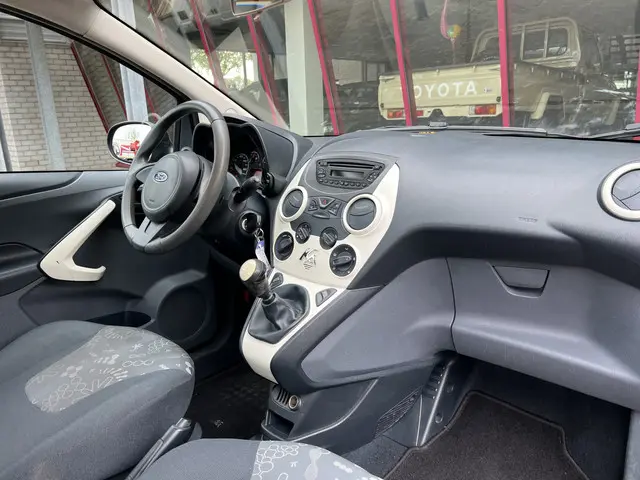 Ford Ka 1.2 Style start/stop 2014 Benzine 16