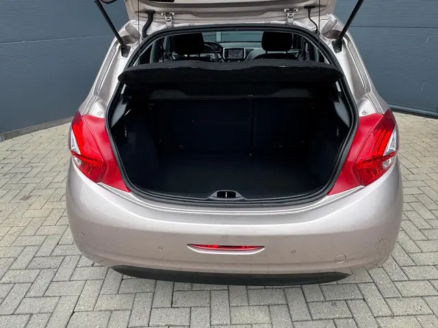 Peugeot 208 1.6 VTi Allure / Nap / Navi / Pdc 2012 Benzine 17