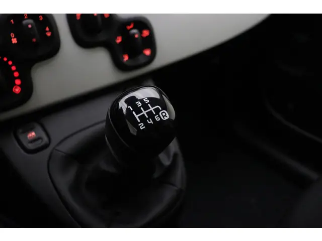 Fiat Panda 1.0 Hybrid Pandina 2025 Benzine 25