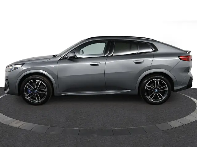 BMW iX2 xDrive30 67 kWh 2024 Elektrisch 3