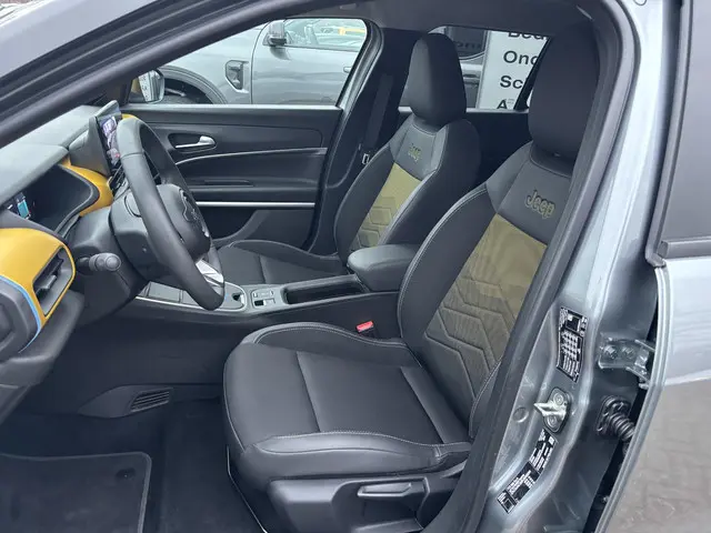 Jeep Avenger Summit 54 kWh 2023 Elektrisch 12