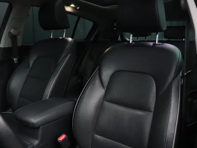 Kia Sportage 1.6 T-GDI Black Edition 2022 Benzine 39