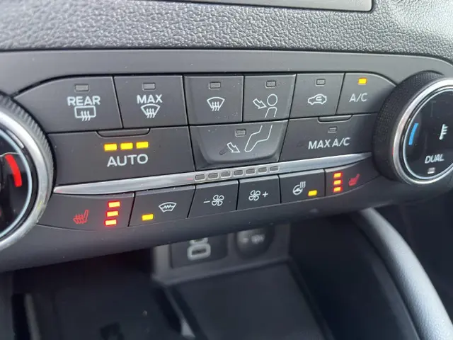 Ford Kuga 2.5 PHEV ST-Line 2024 Hybride Benzine 17