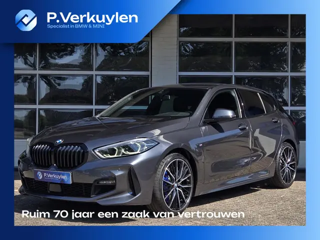 BMW 1 Serie 118i High Executive Edition 2019 Benzine