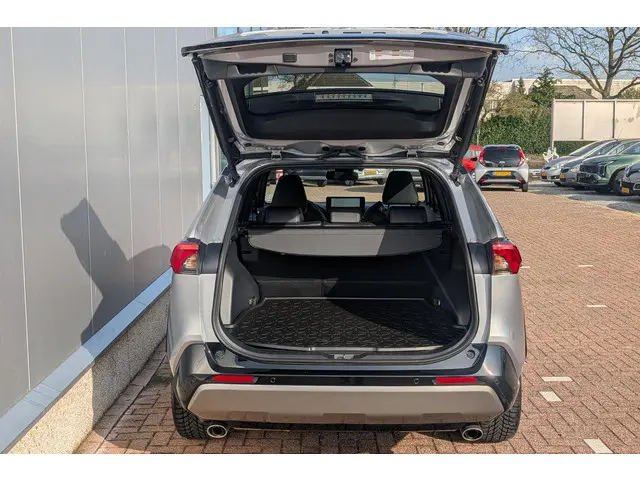 Toyota RAV4 AWD Bi-tone 2025 Hybride Benzine 6