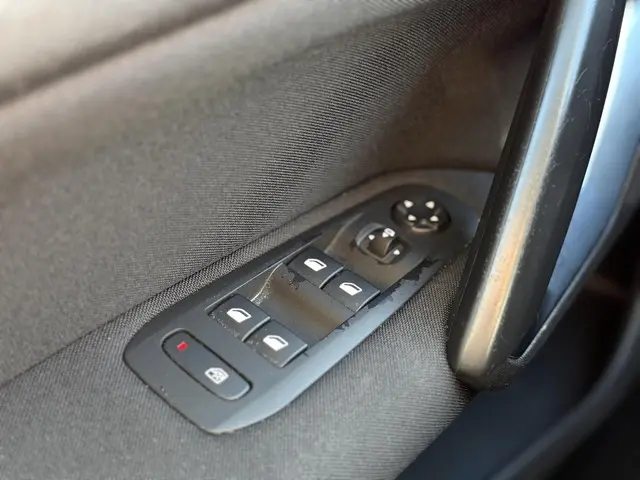 Peugeot 308 SW 1.2 PureTech Blue Lion 2017 Benzine 23