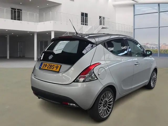 Lancia Ypsilon 0.9 TwinAir Platinum 2012 Benzine 3