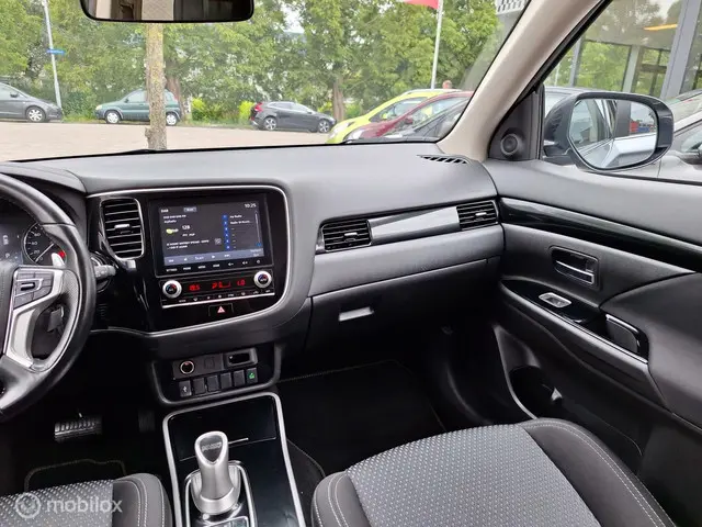 Mitsubishi Outlander 2.4 PHEV PURE 2020 Hybride Benzine 14