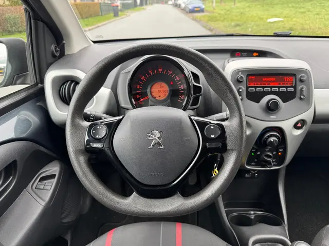 Peugeot 108 1.0 e-VTi Active 2014 Benzine 8