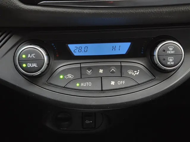 Toyota Yaris 1.5 Hybrid Active 2018 Hybride Benzine 34